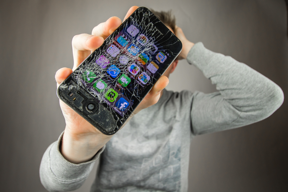 iPhoneを郵送修理するときの注意点とは?